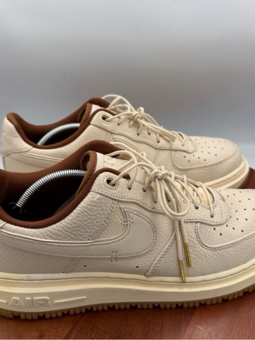 Nike Men’s Air Force 1 Luxe Pecan Pearl White Gum Men’s size 13